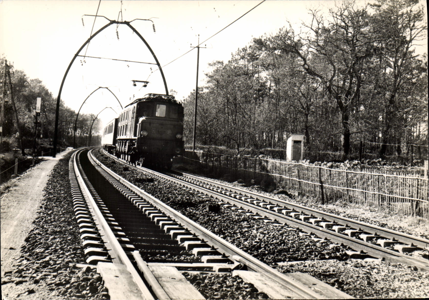 CPM Chemins de Fer Train Paris Madrid