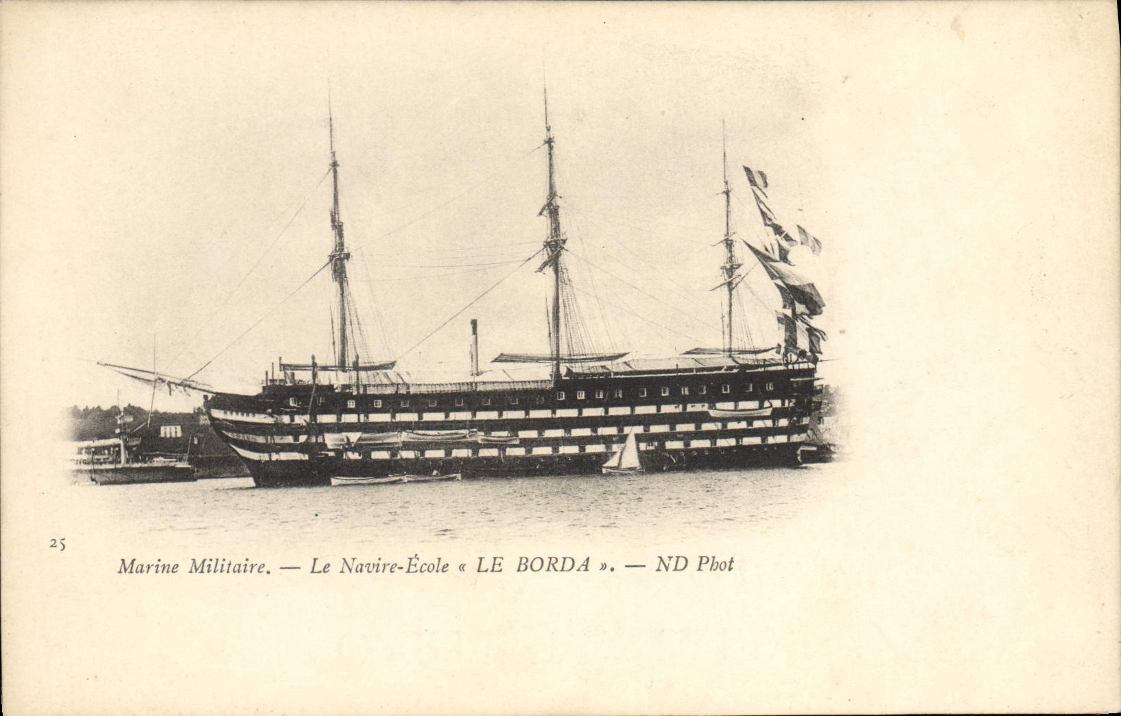 Marina Militar — La Embarcación Escuela « LE BORDA » — ND Phot
