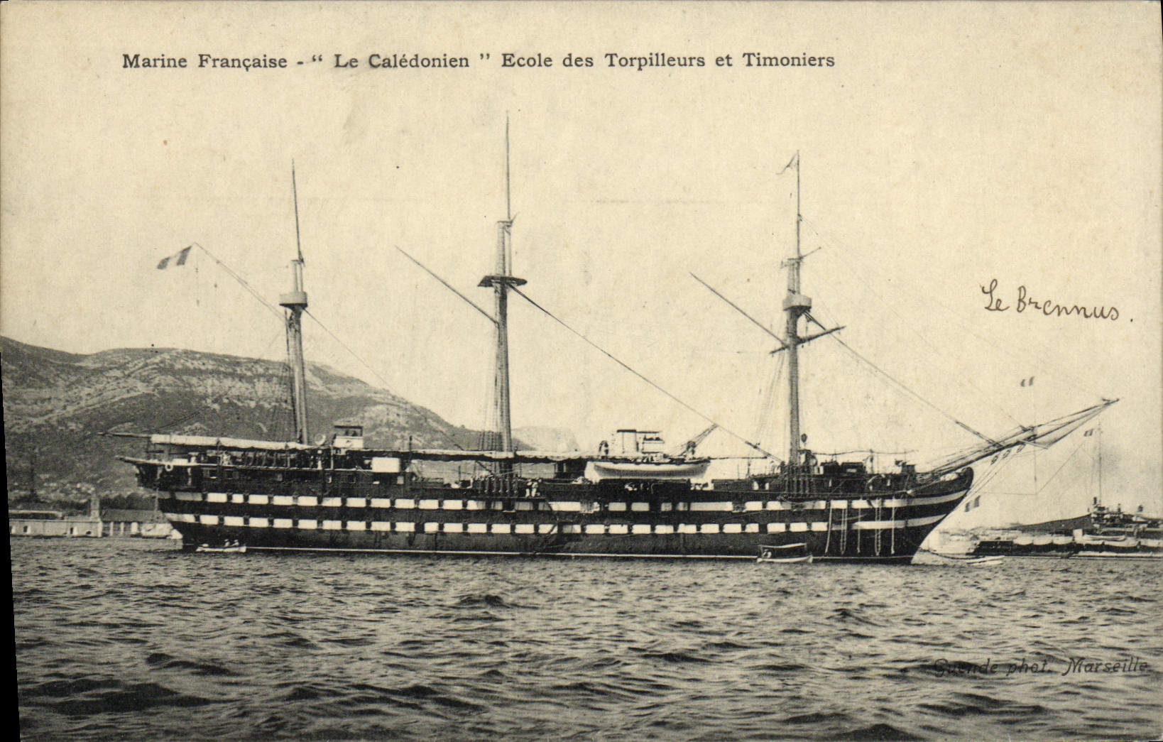 El Calédonien — Escuela de Torpederos y Timoneros — Gran fot. Marsella