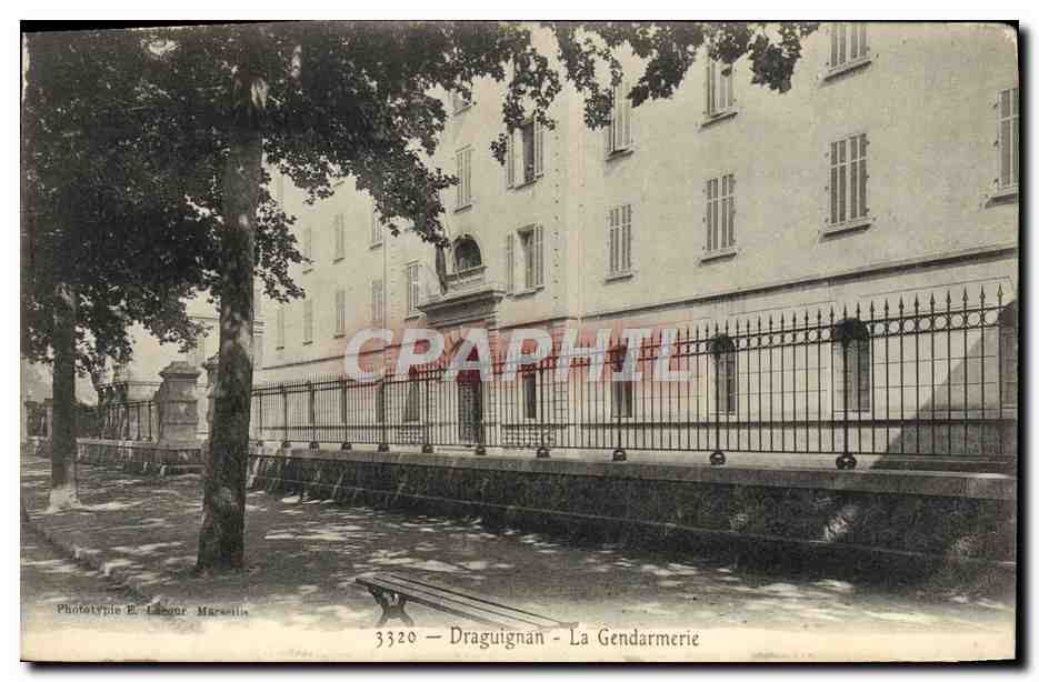 Draguignan - Die Gendarmerie — Phototypie E. Légoir, Marseille, n° 3320