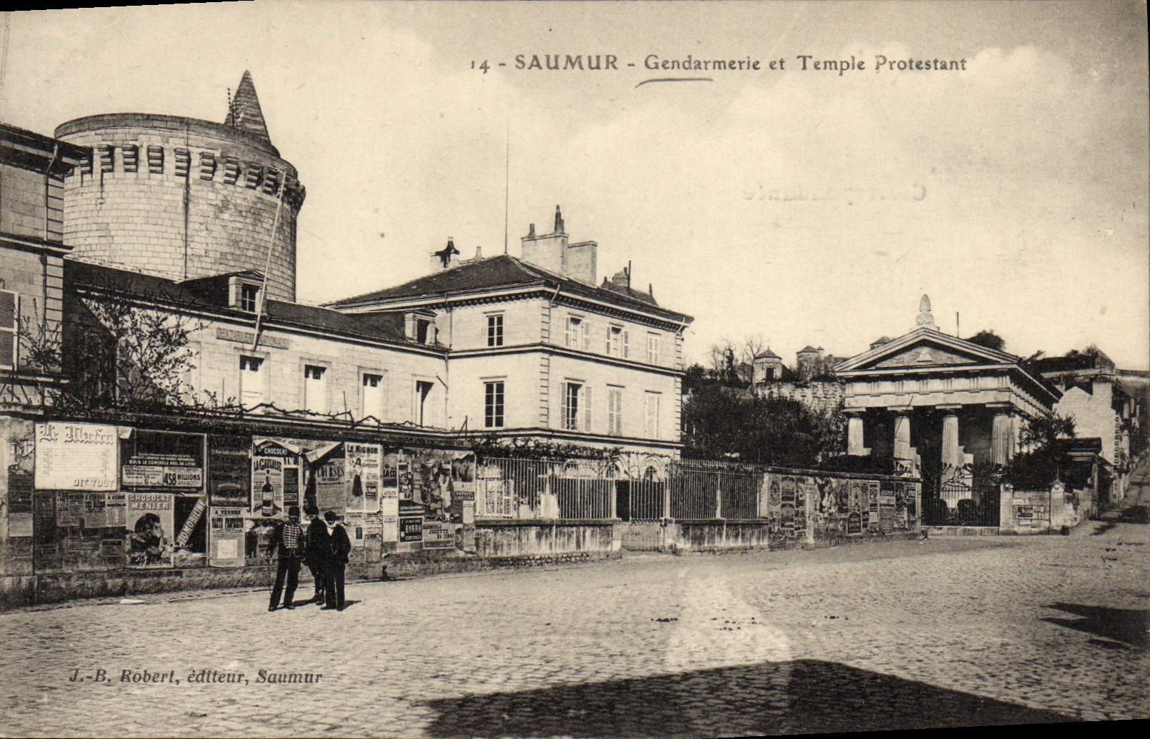 CPA Saumur Gendarmerie et temple protestant