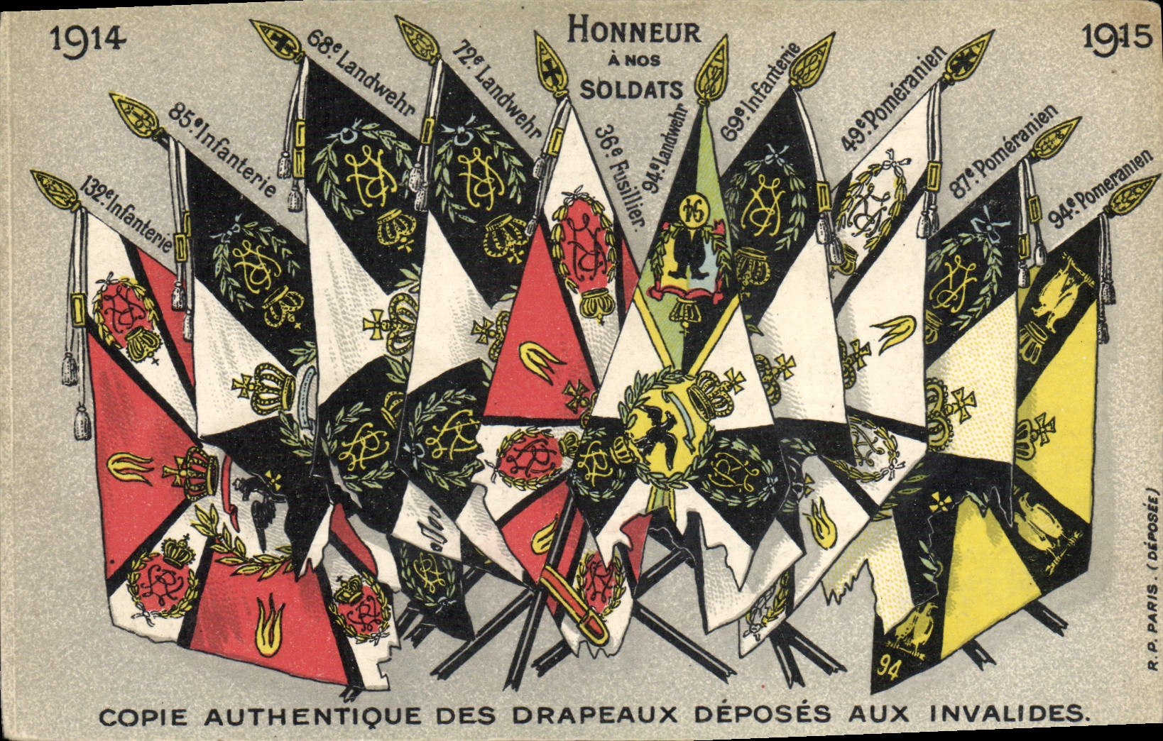 CPA Cope des drapeaux deposes aux Invalides Paris 