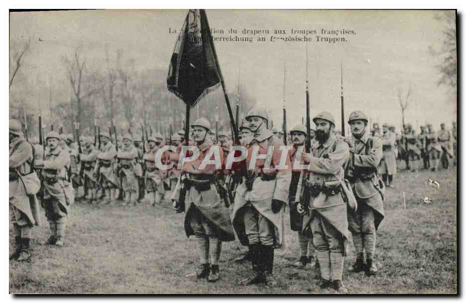 Cérémonie de remise du drapeau aux troupes françaises — éditeur non identifié, n° de série non visible