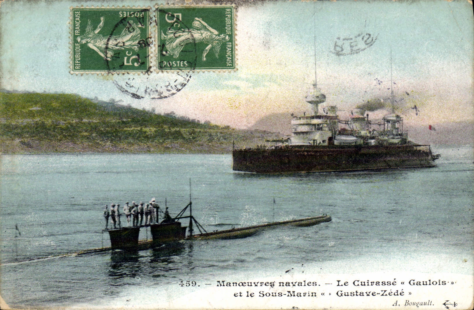 CPA Bateau Le cuirasse Gaulois et le sous marin Gustave Zede 