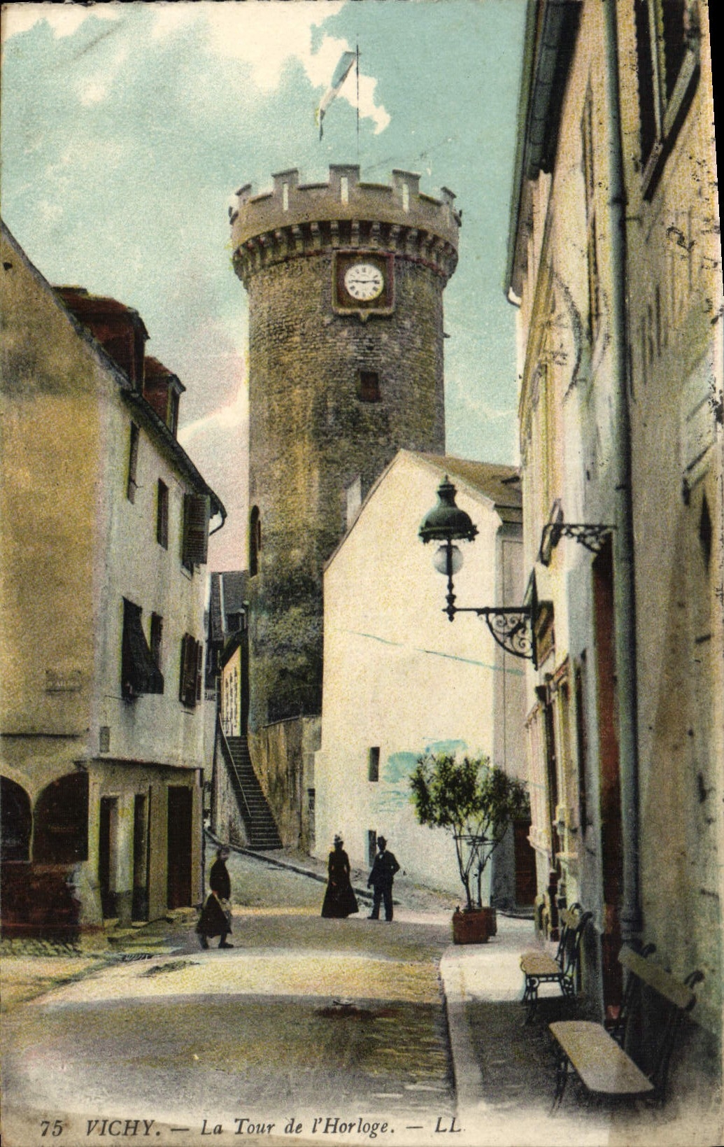 CPA Vichy Le Tour de L'Horloge