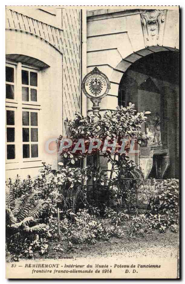 CPA Douane Douanes Remiremont Interieur du musee Poteau de l'ancienne frontiere Franco allemande de 1914