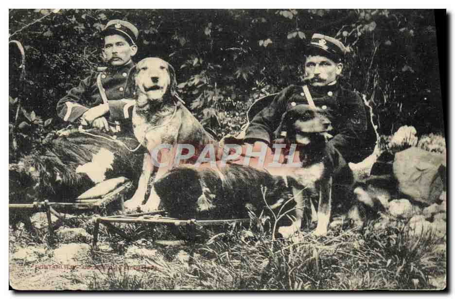 CPA Douane Douanes Pontarlier Groupe de douaniers Chiens chien