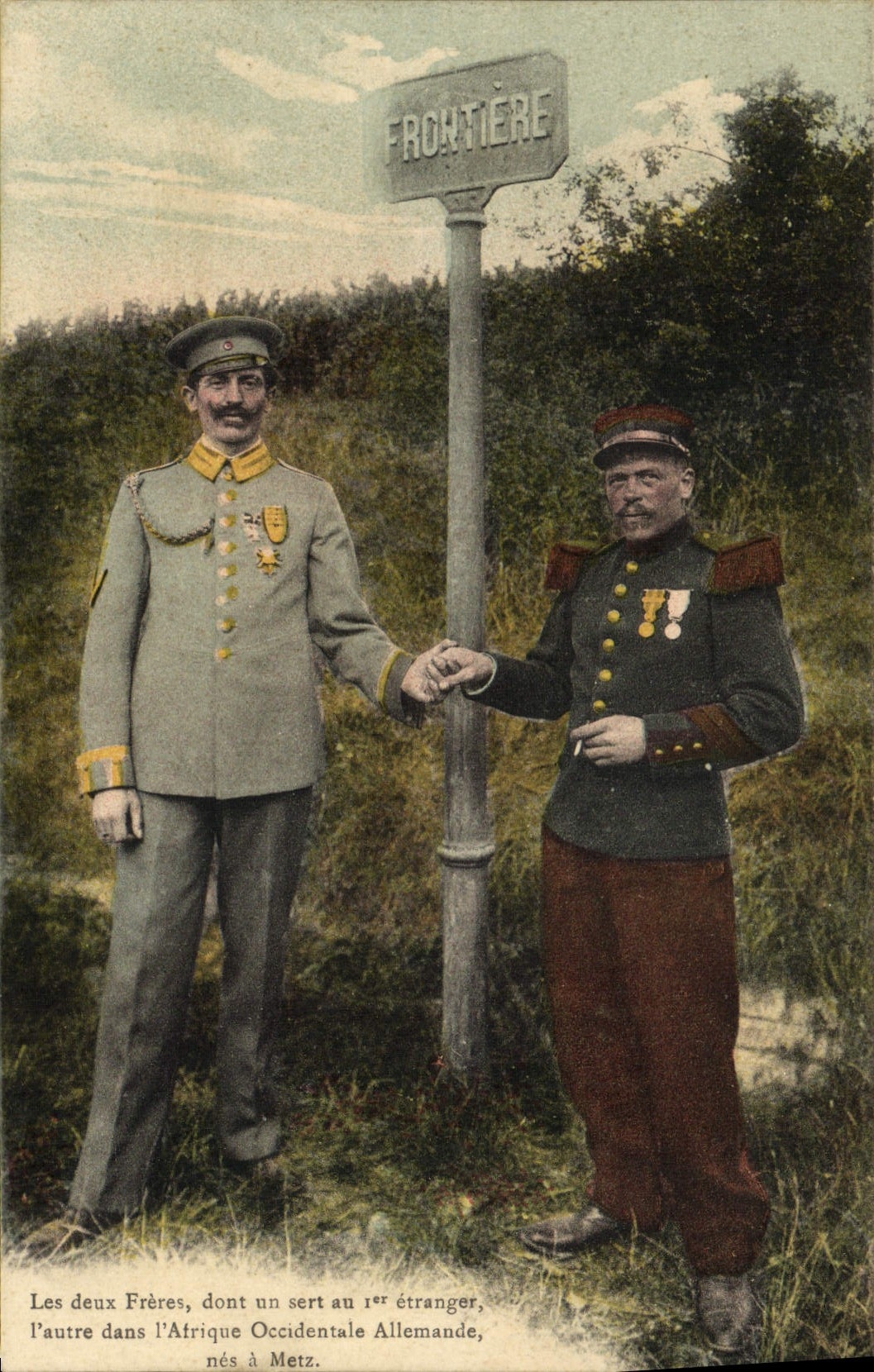 Zwei militärische Brüder an der Grenze — Geboren in Metz — Phototypie Fiacco, Nancy