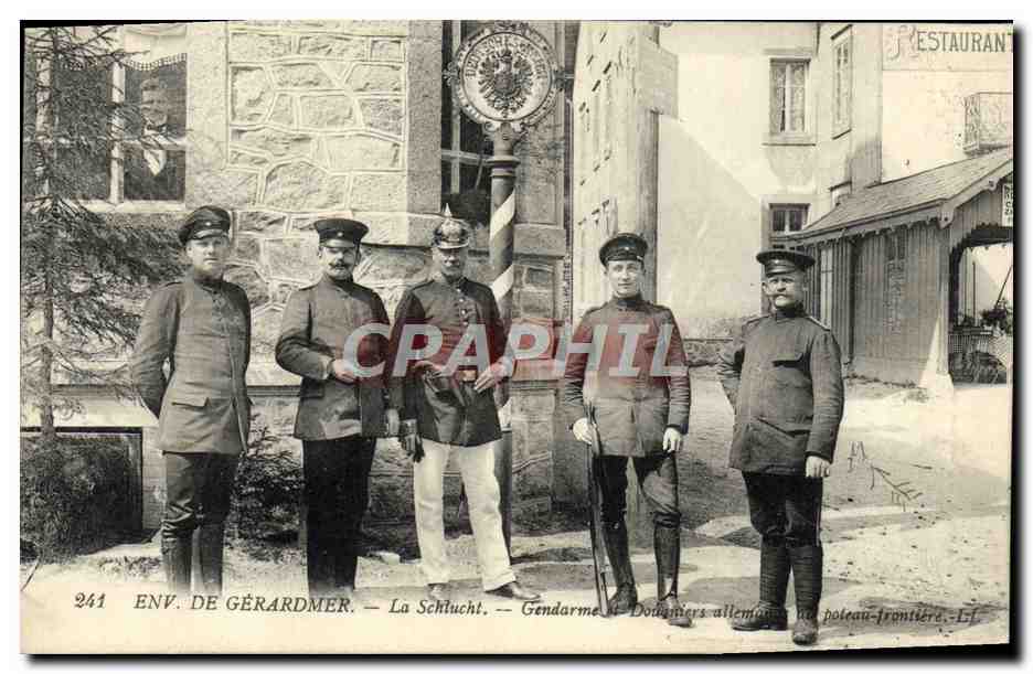 Env. de Gérardmer — La Schlucht — Gendarmes et Douaniers allemands au poteau-frontière