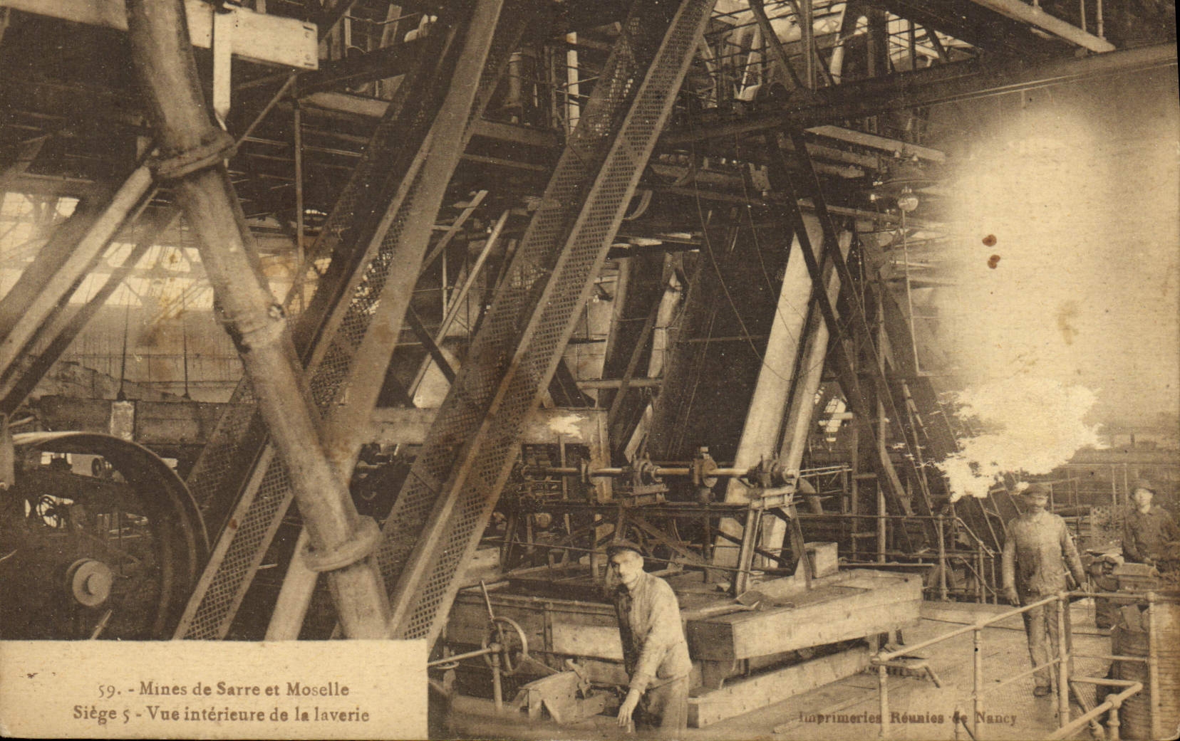 CPA Industrie Usine Mines de Sarre et Moselle Vue interieure de la laverie 