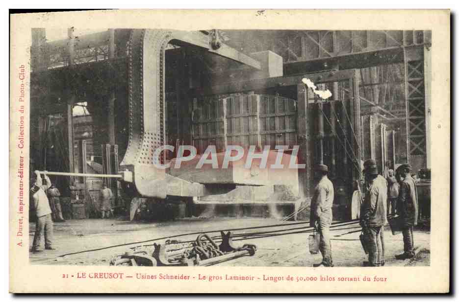 CPA Industrie Usines Schneider Le gros laminoir Lingot de 50000 kilos sortant du four 