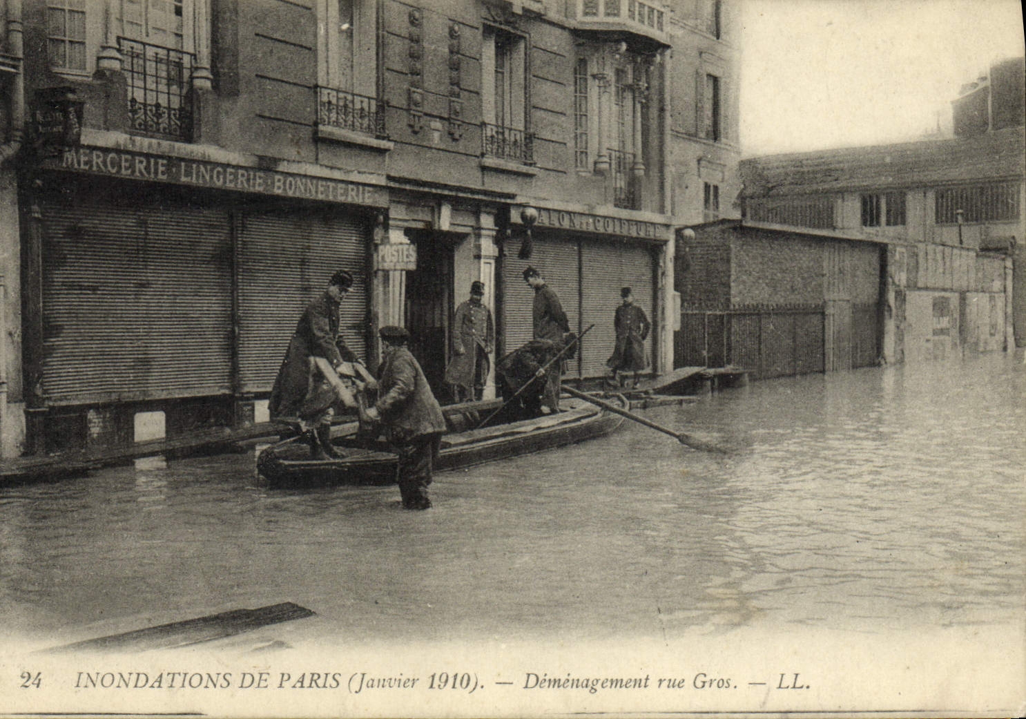Überschwemmungen in Paris — Januar 1910 — Umzug auf der Gros Straße — LL.