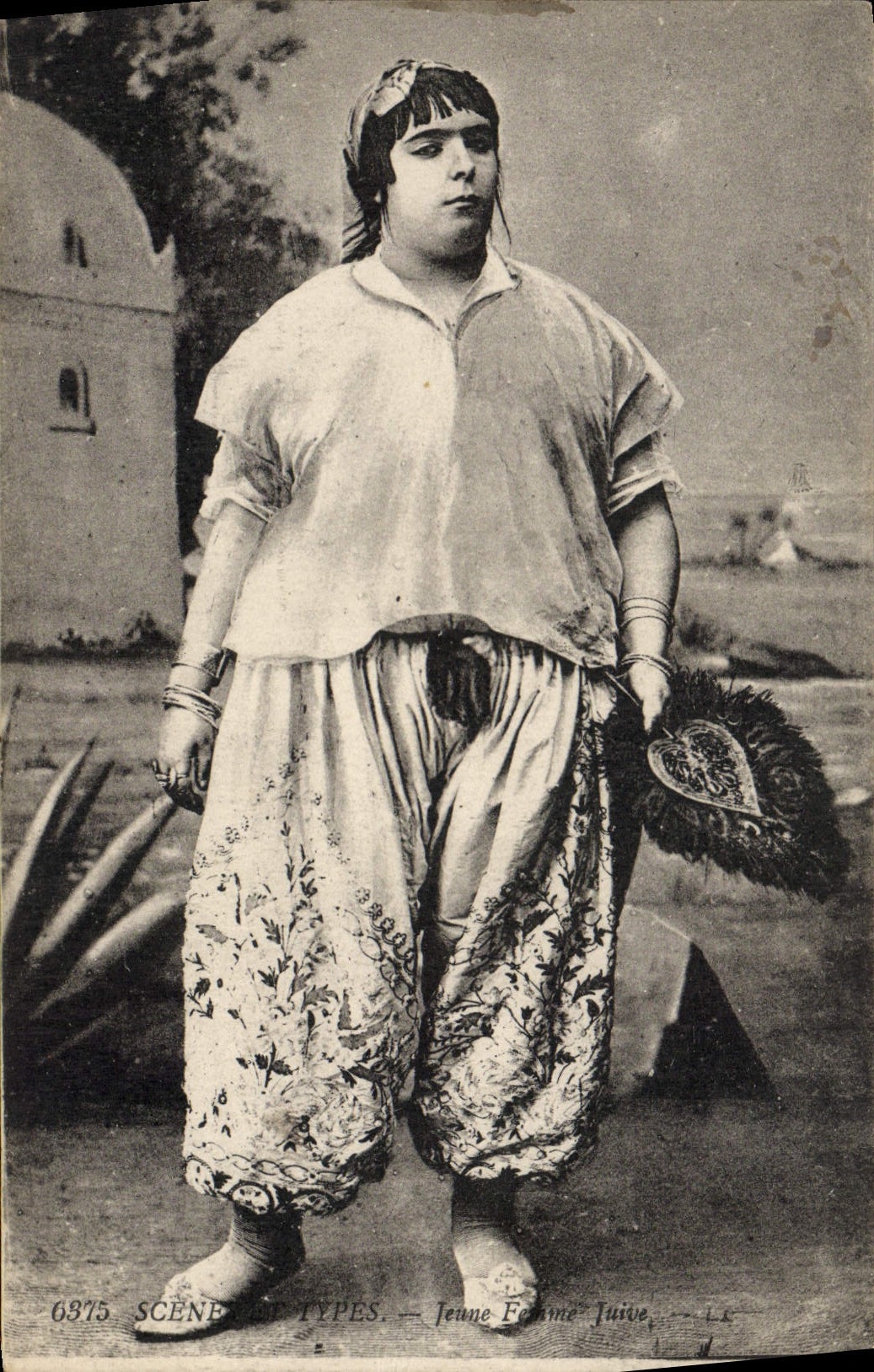 Jeune Femme Juive — SCÈNES ET TYPES — n° 6375 — LEVY FILS & CIE PARIS