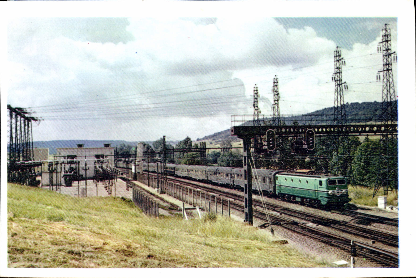 CPM Train le Mistral Sous station de Gissey sur Flavigny pres de Darcey