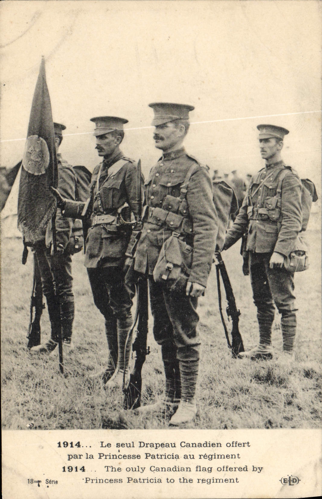 CPA Militaria Le seul drapeau canadien offert par la princesse Patricia au regiment 