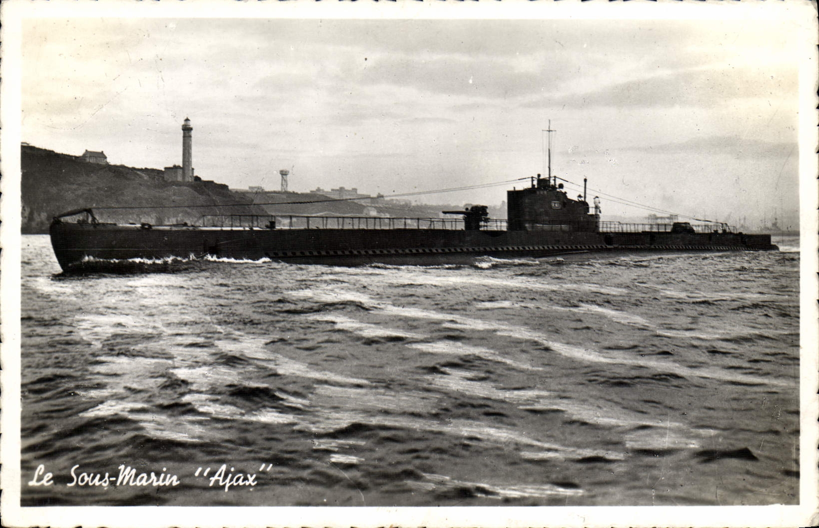 Le Sous-Marin "Ajax" — sous-marin militaire — éditeur Commerciel Macon, n° de série non visible