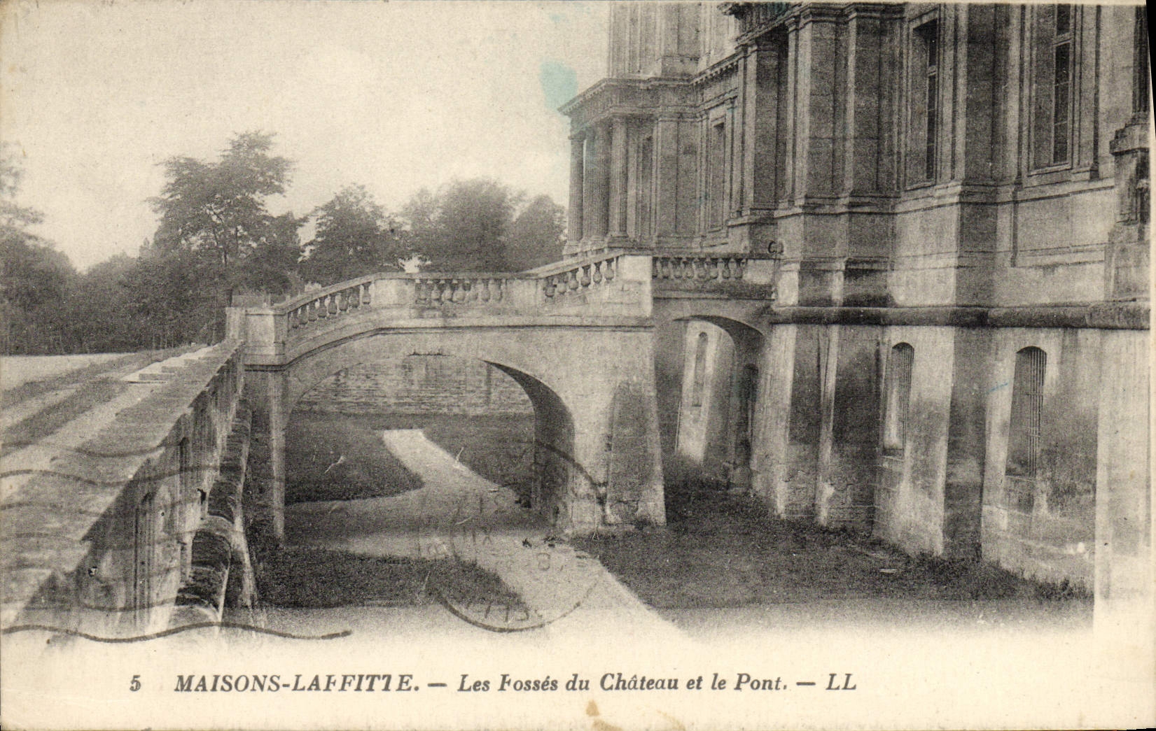 MAISONS-LAFFITTE — Les Fossés du Château et le Pont — LL