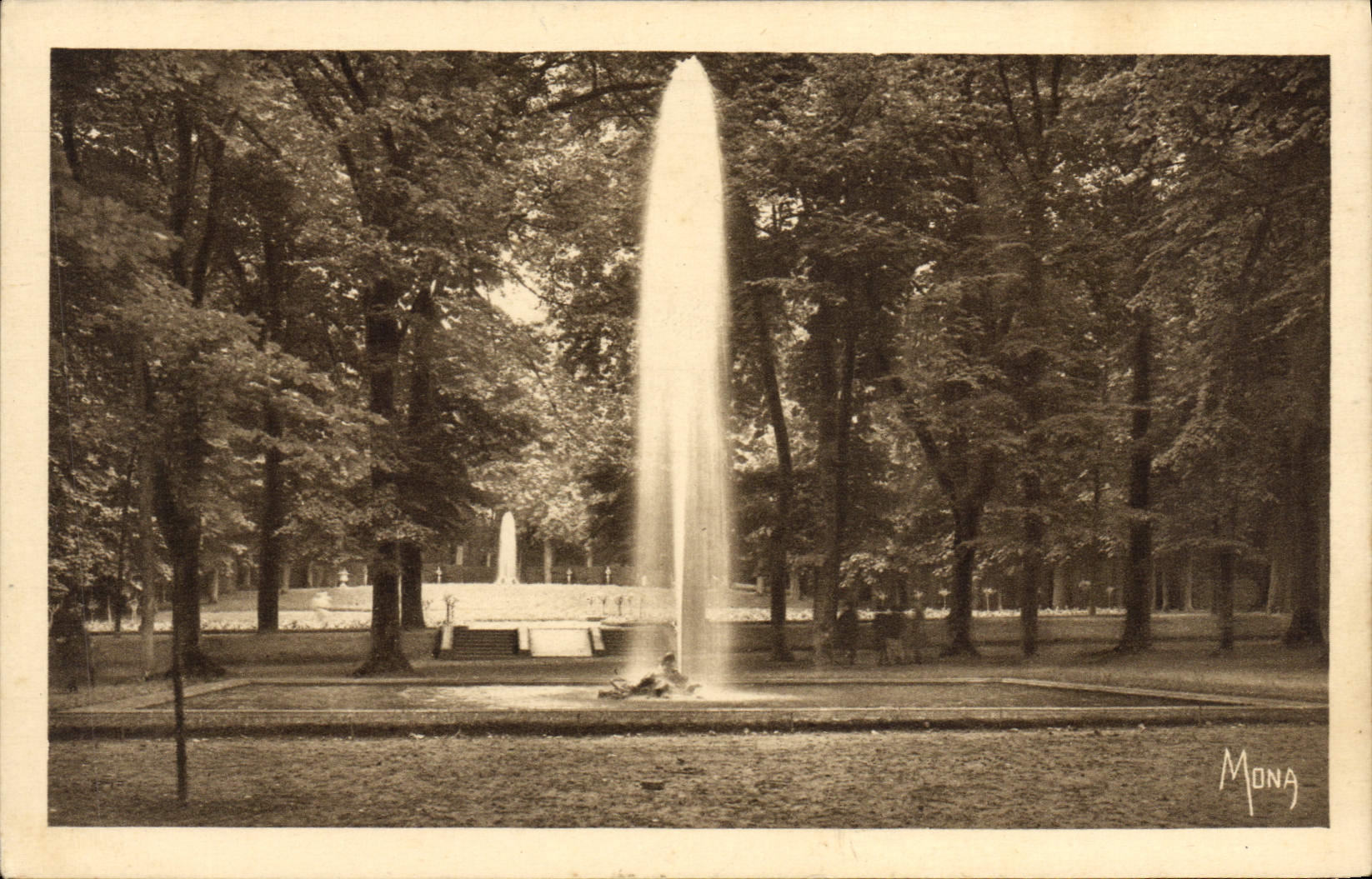 Fountain in the Grand Trianon Park — Les Petits Tableaux de Versailles — Mona, n°381