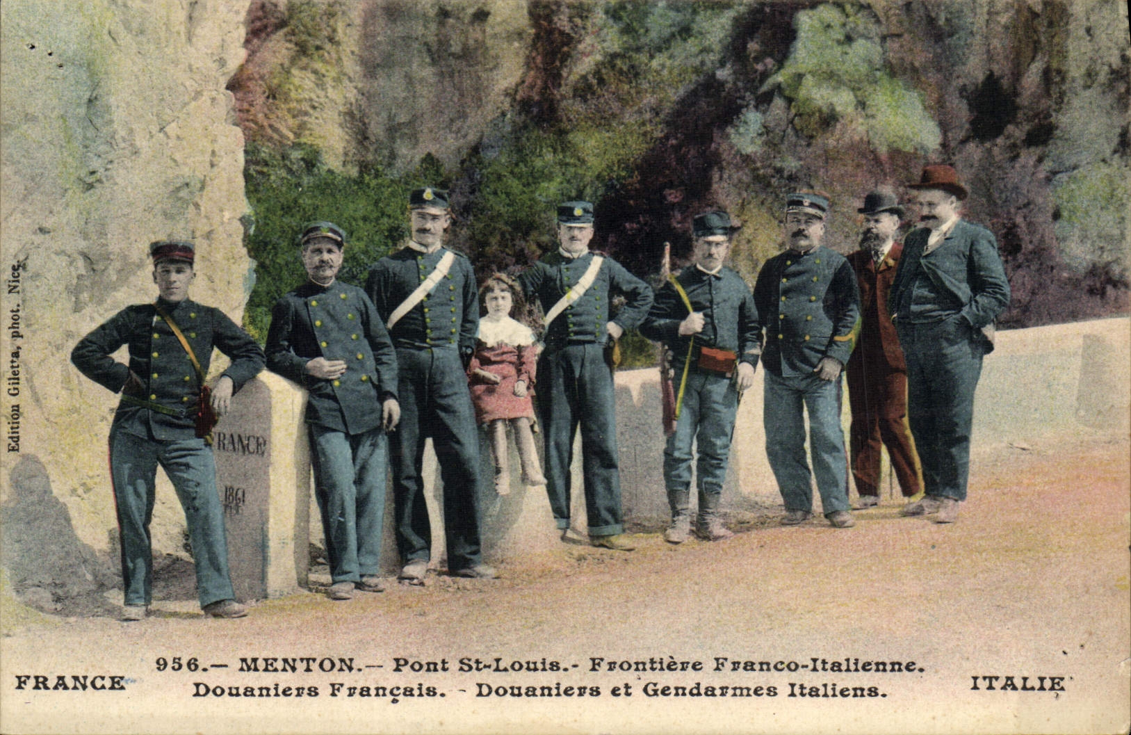 Menton - Pont St-Louis - Frontière Franco-Italienne — Douaniers Français et Gendarmes Italiens — Édition Gilière, Nice, n° 956