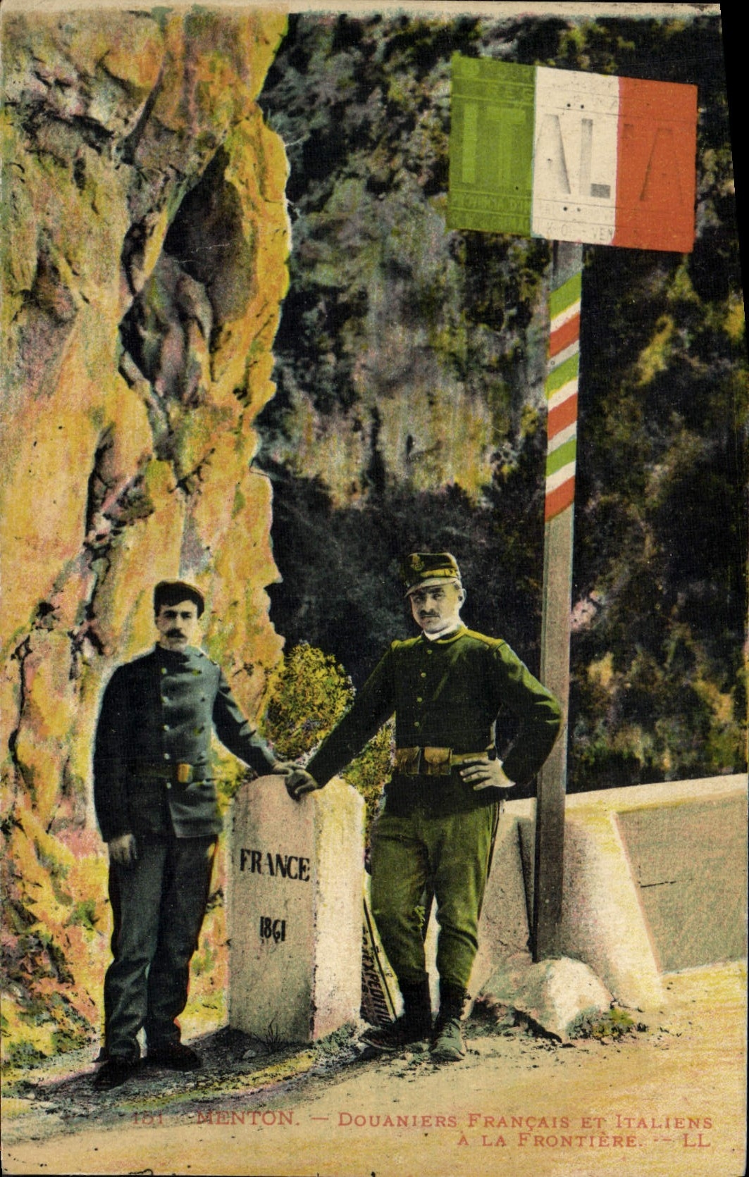 Menton — Douaniers français et italiens à la frontière — LL