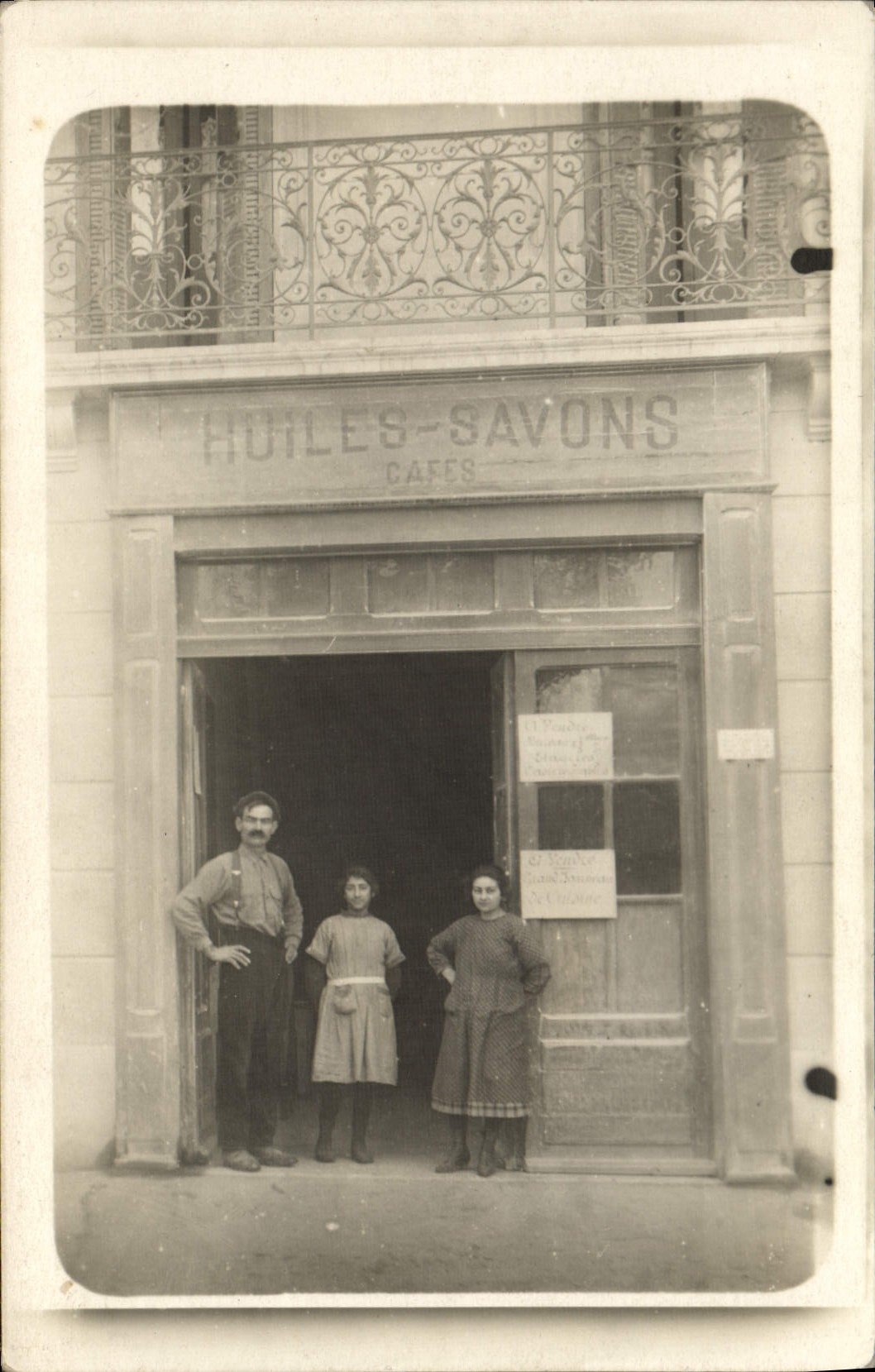 CARTE PHOTO Huiles Savons Cafes
