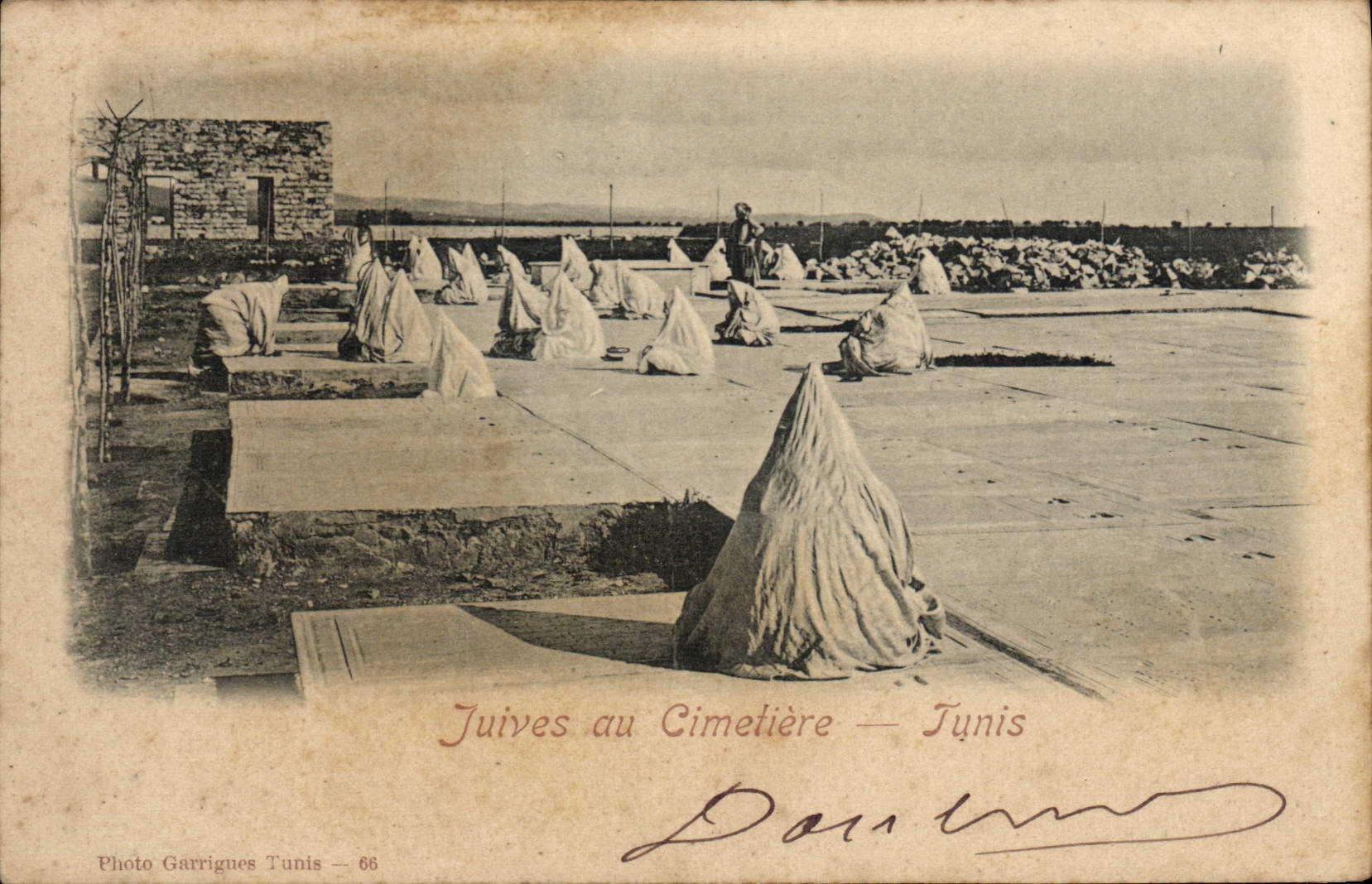 Juives au Cimetière — Tunis