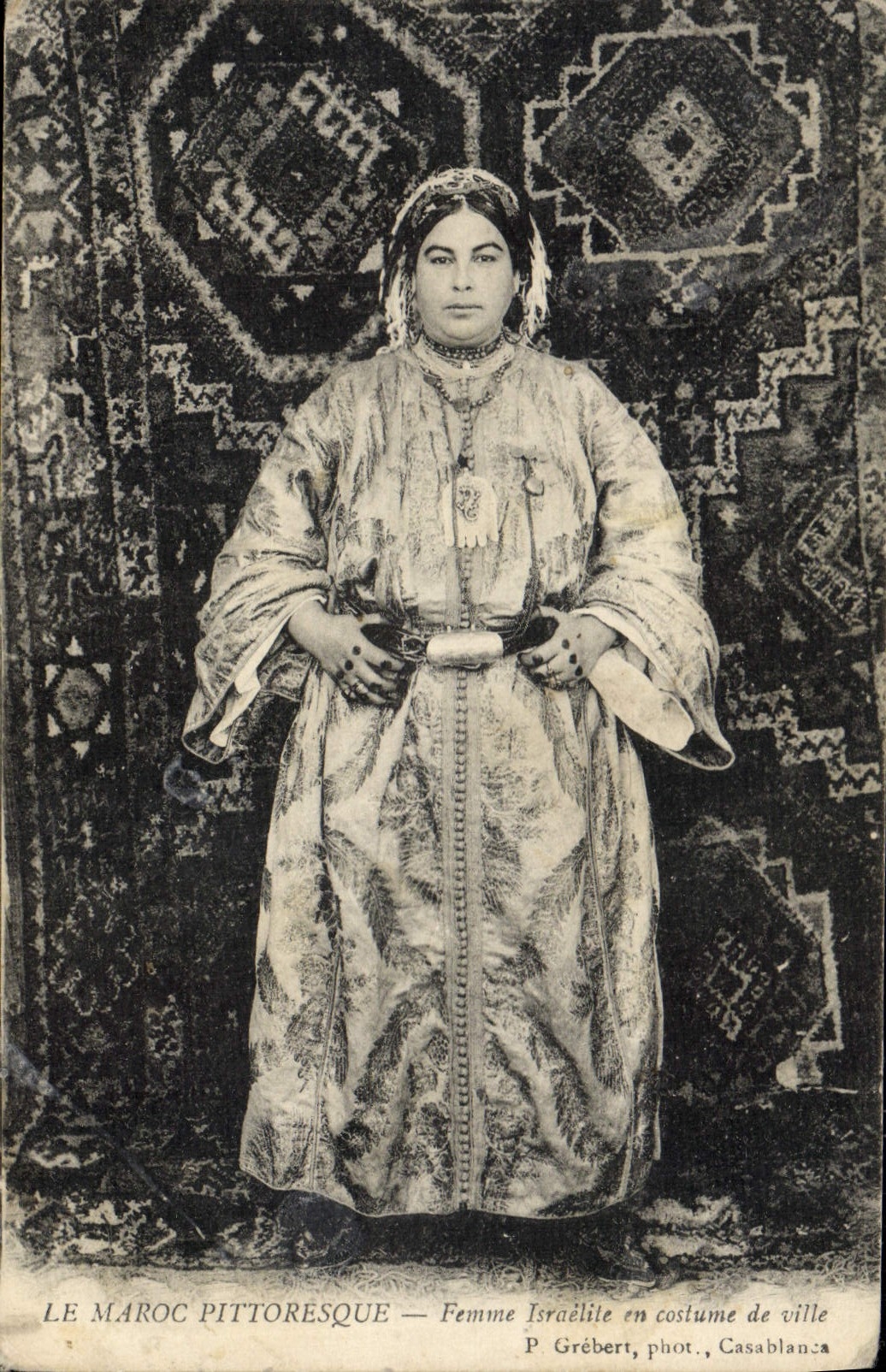 Jüdische Frau im Stadtkleid — P. Grébert, phot., Casablanca