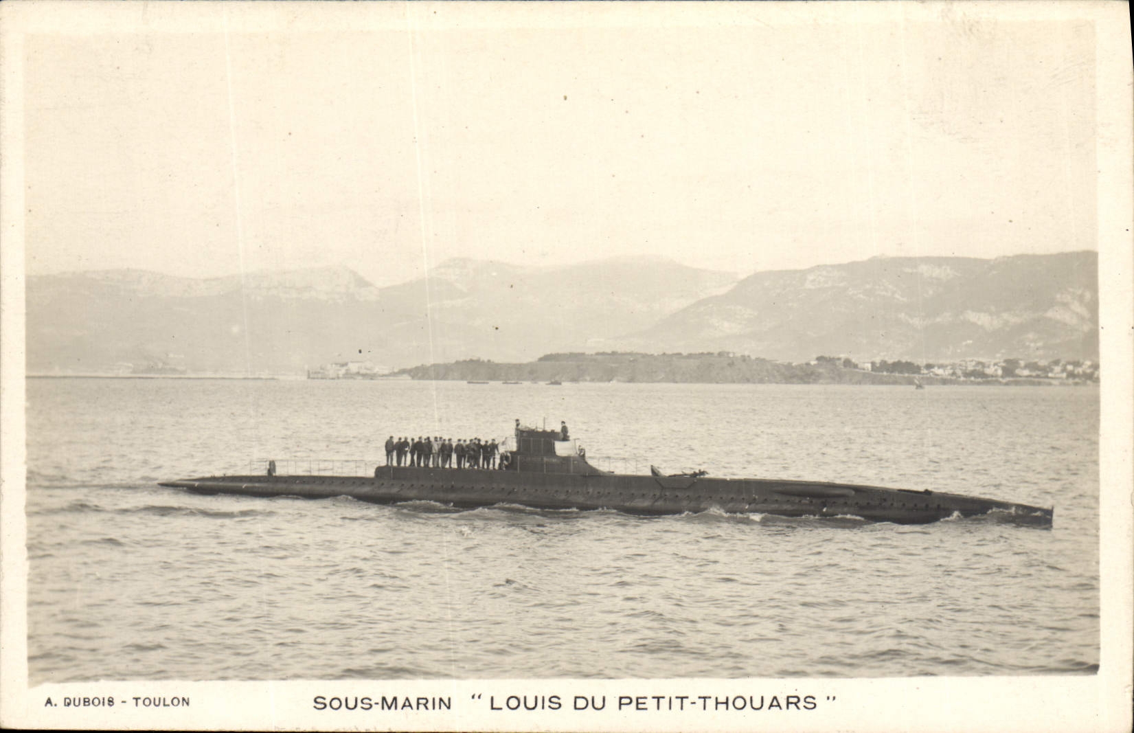 CPA Bateau Sous marin Sous-marin Louis du Petit Thouars