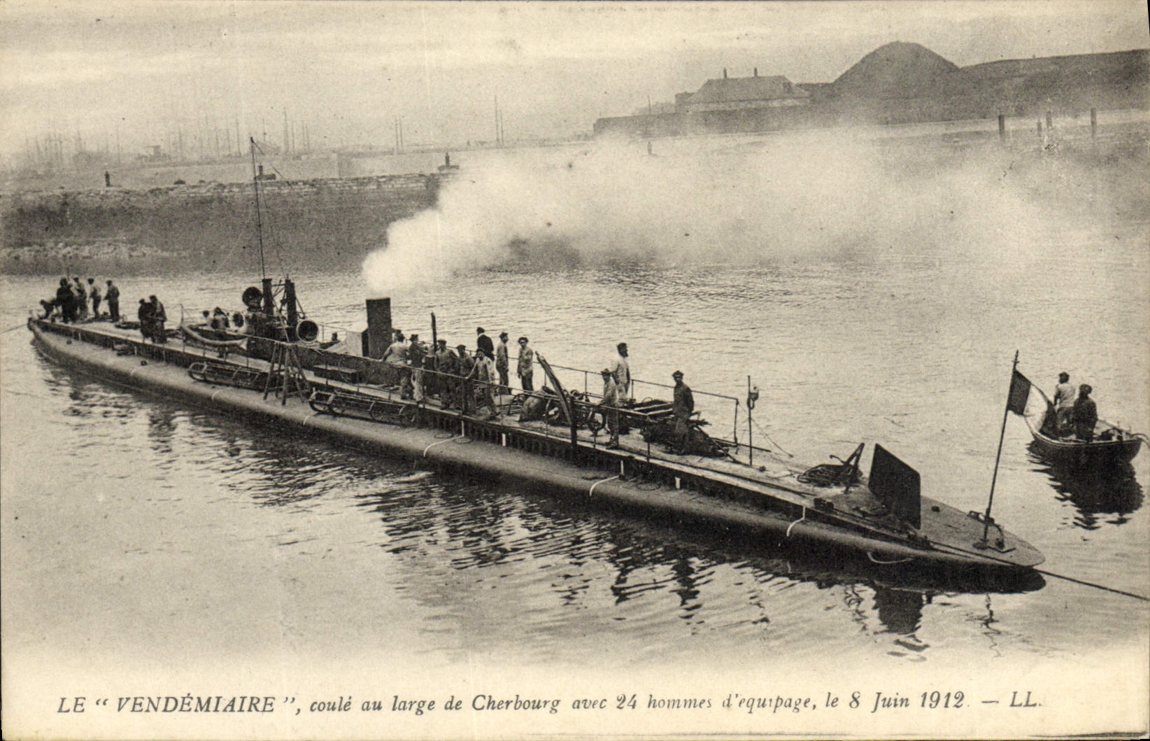 Le "Vendémiaire", coulé au large de Cherbourg avec 24 hommes d'équipage, le 8 Juin 1912 — LL.