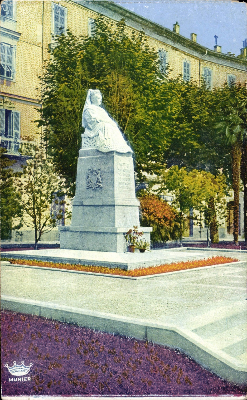 CPA Menton Monument de SM la reine Victoria de Grande Bretagne imperatrice des Indes 
