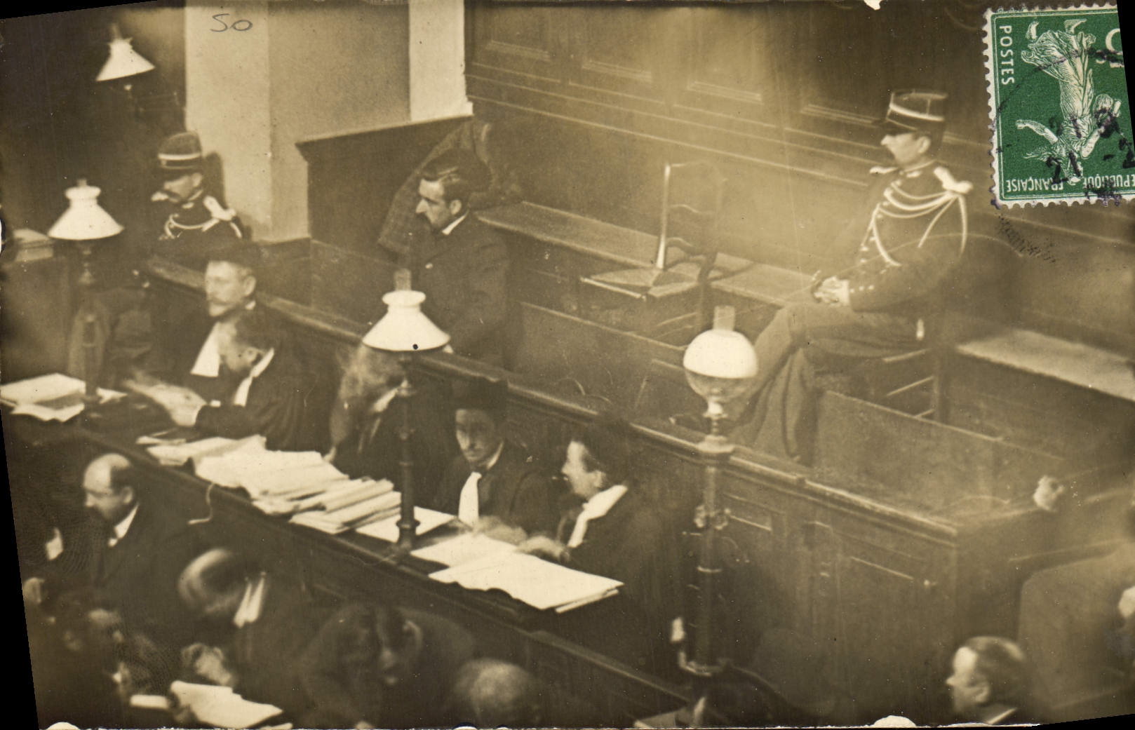 Salle d'audience — Procès — Union Postale Universelle
