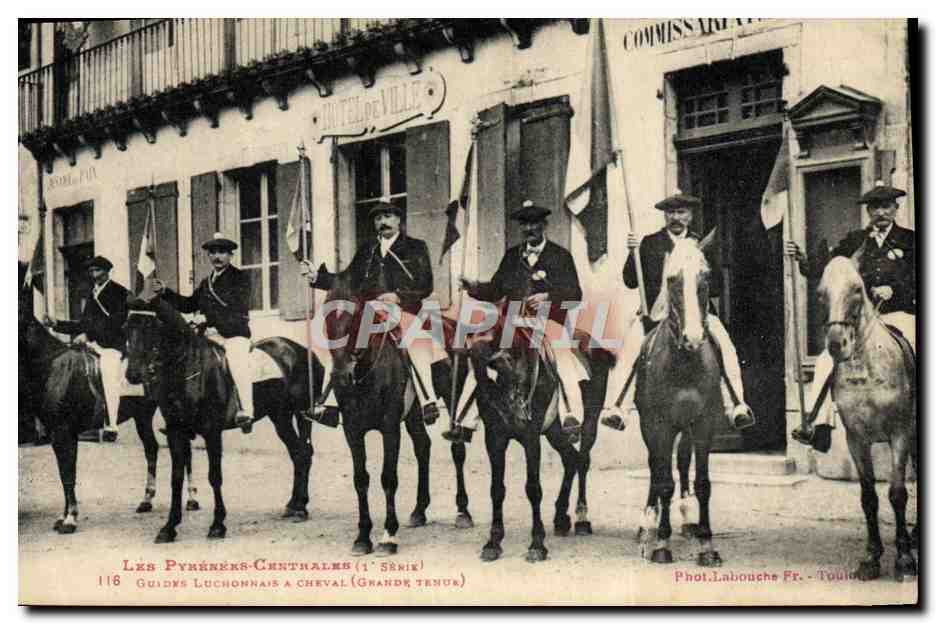 Les Pyrénées-Centrales à cheval — Guides Luchonnais à cheval (Grande Tenue) — Phot. Labouché Fr. - Toulouse