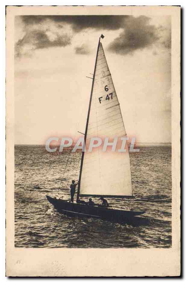 Voile — Bateau à voile avec inscription F 47 — Véritable Photo