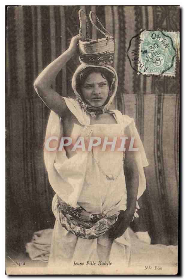 CPA Beaute orientale Jeune fille Kabyle 