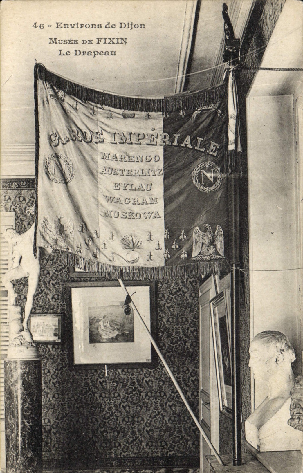 CPA Militaria Environs de Dijon Musee de Fixin Le drapeau