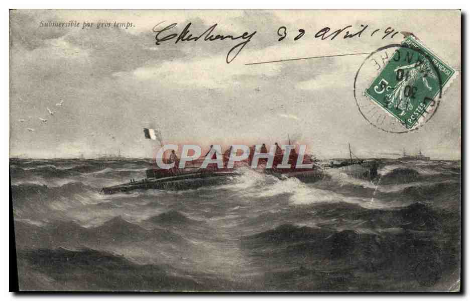 CPA Bateau de guerre Submersible par gros temps Sous-marin