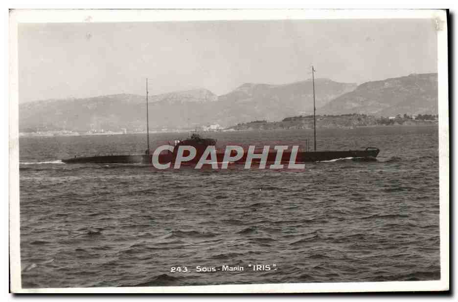 CPA Bateau de guerre Sous-marin Iris
