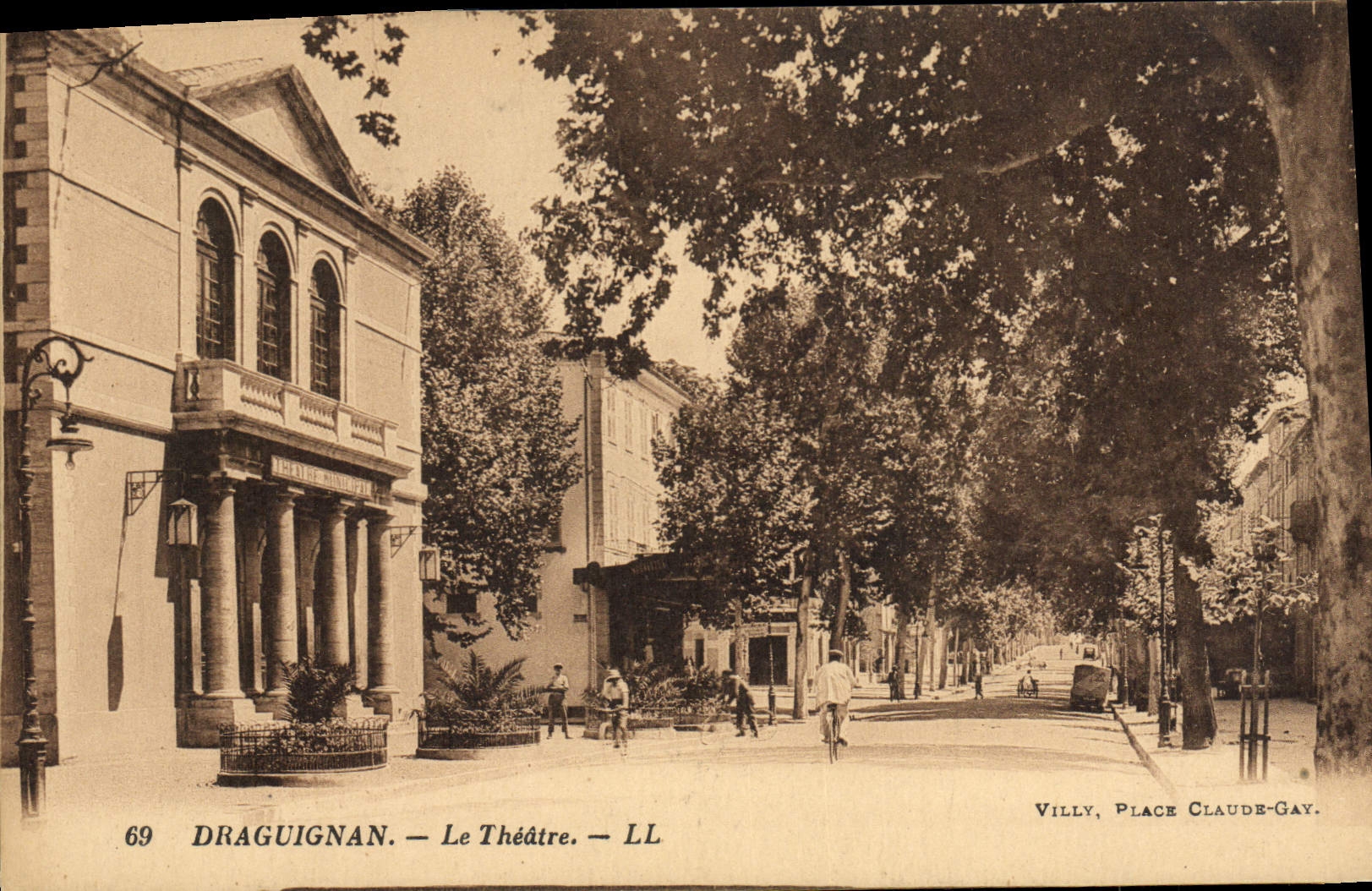 CPA Le Theatre Draguignan