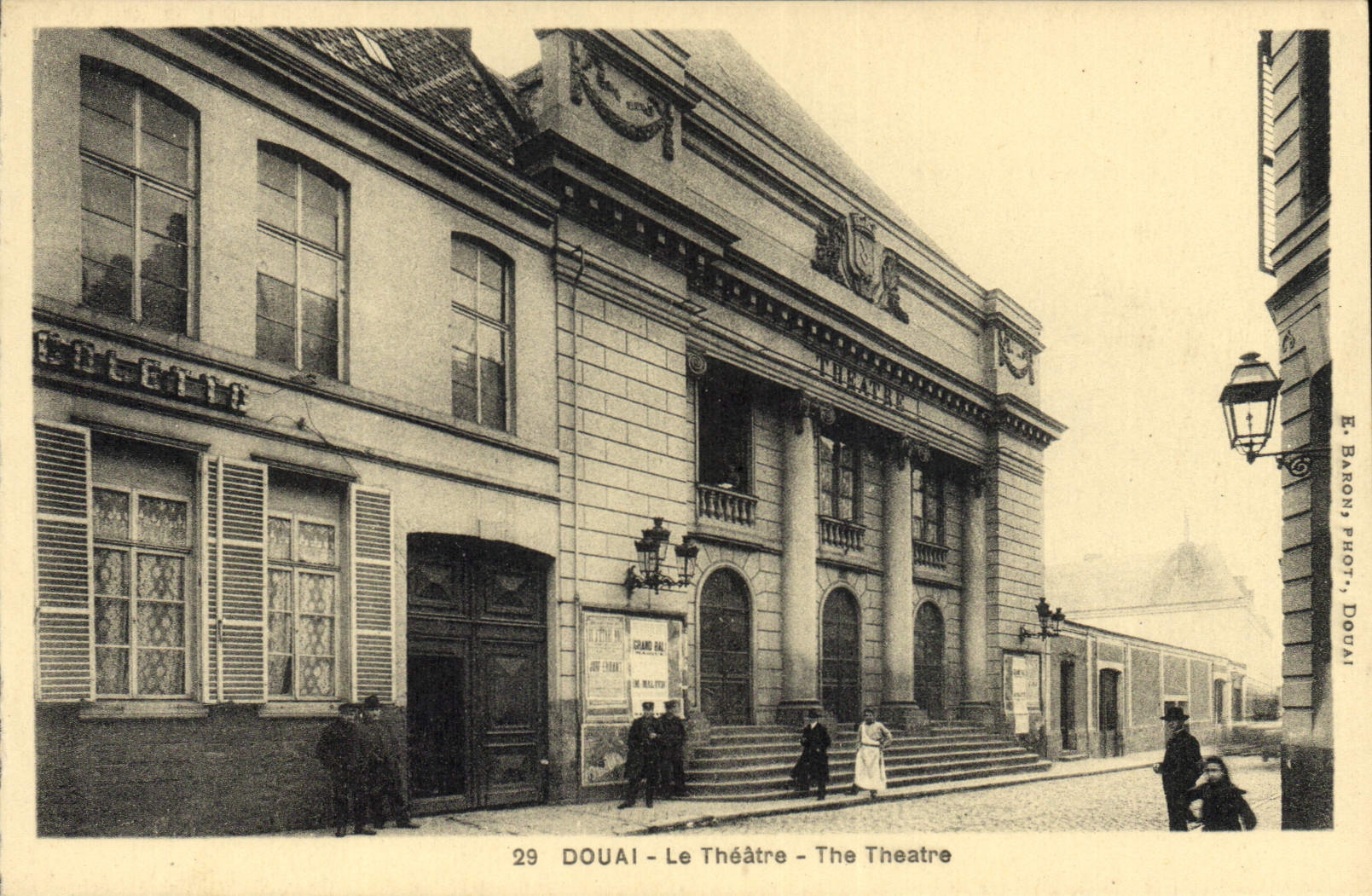 CPA Le Theatre Douai