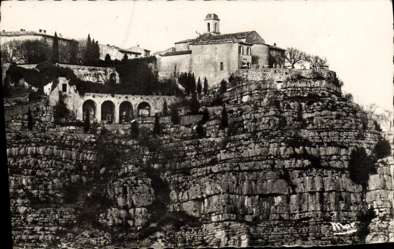 Gourdon (A.M.) — Le pittoresque village perché au sommet de la montagne — Éditions Cavalier