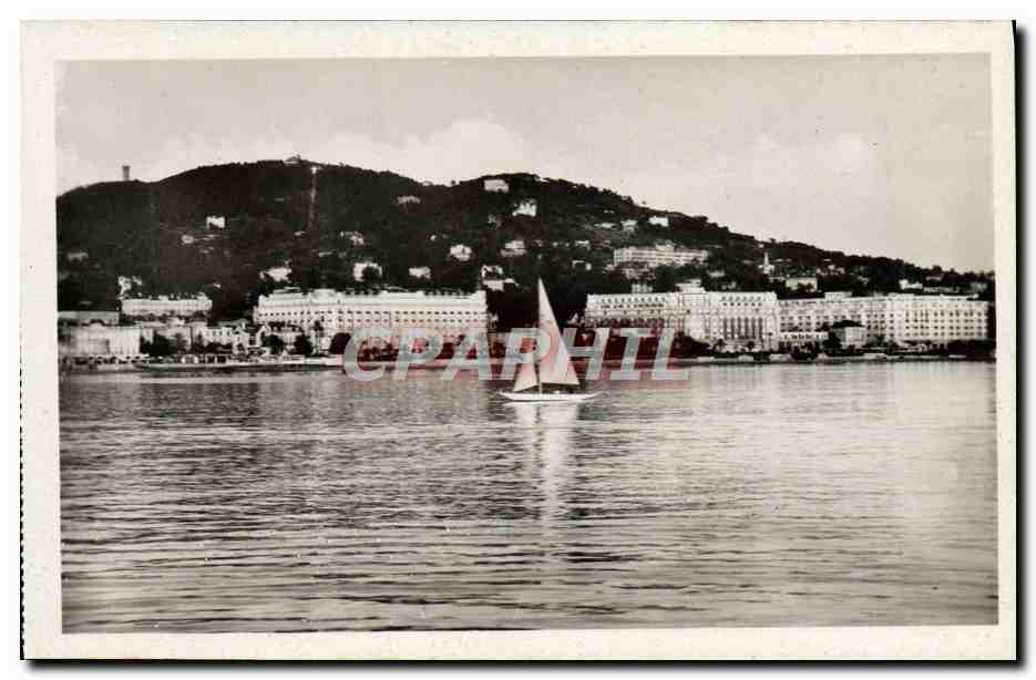 CPM Cannes Les hotels de la Croisette Vue prise de la mer