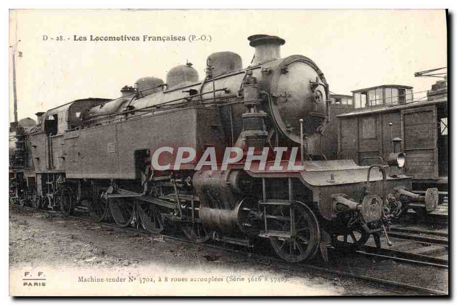 CPA Train Locomotive Machine tender 5702 a 8 roues accouplees