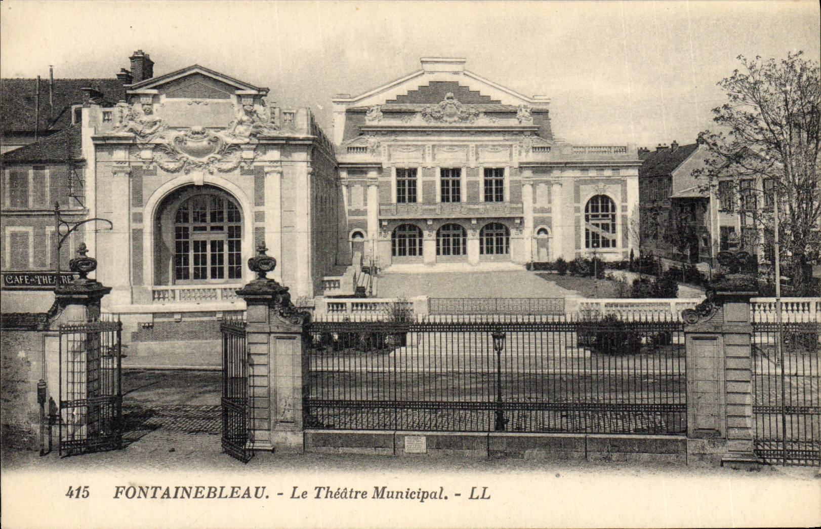 CPA Fontainebleau Le Theatre municipal