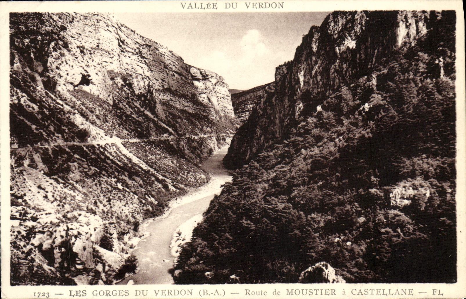 CPA Les Gorges Du Verdon Route De Moustier Castellane