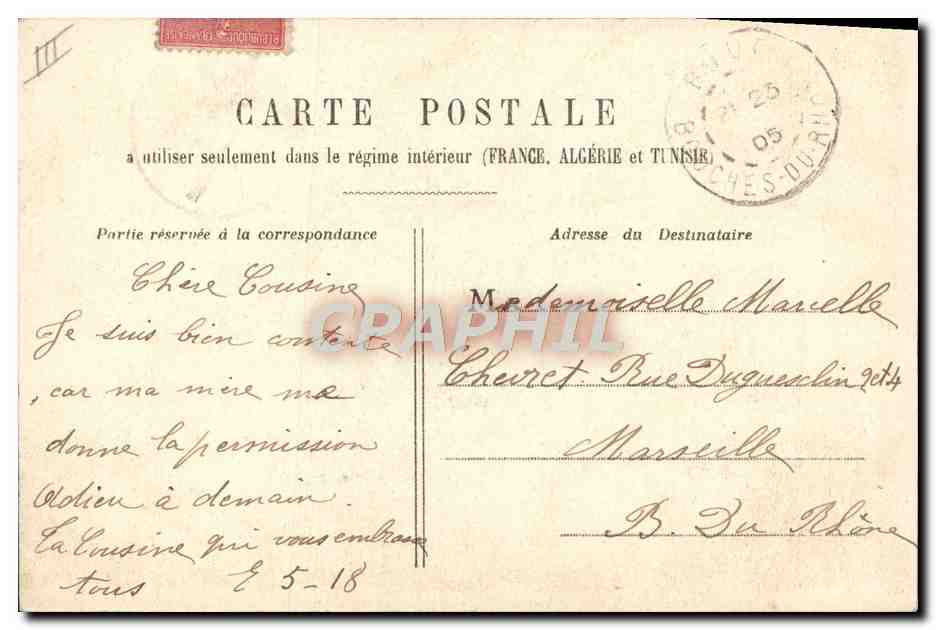 Jeune garçon en robe de juge — scène humoristique — éditeur non visible — Verso