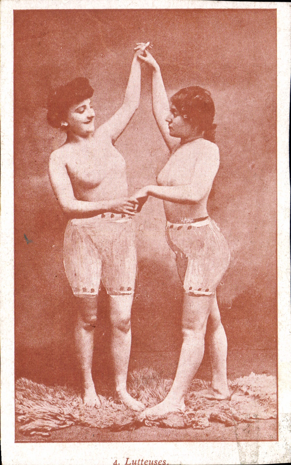 Deux lutteuses — scène de spectacle — éditeur A. Lutteuses, n°4