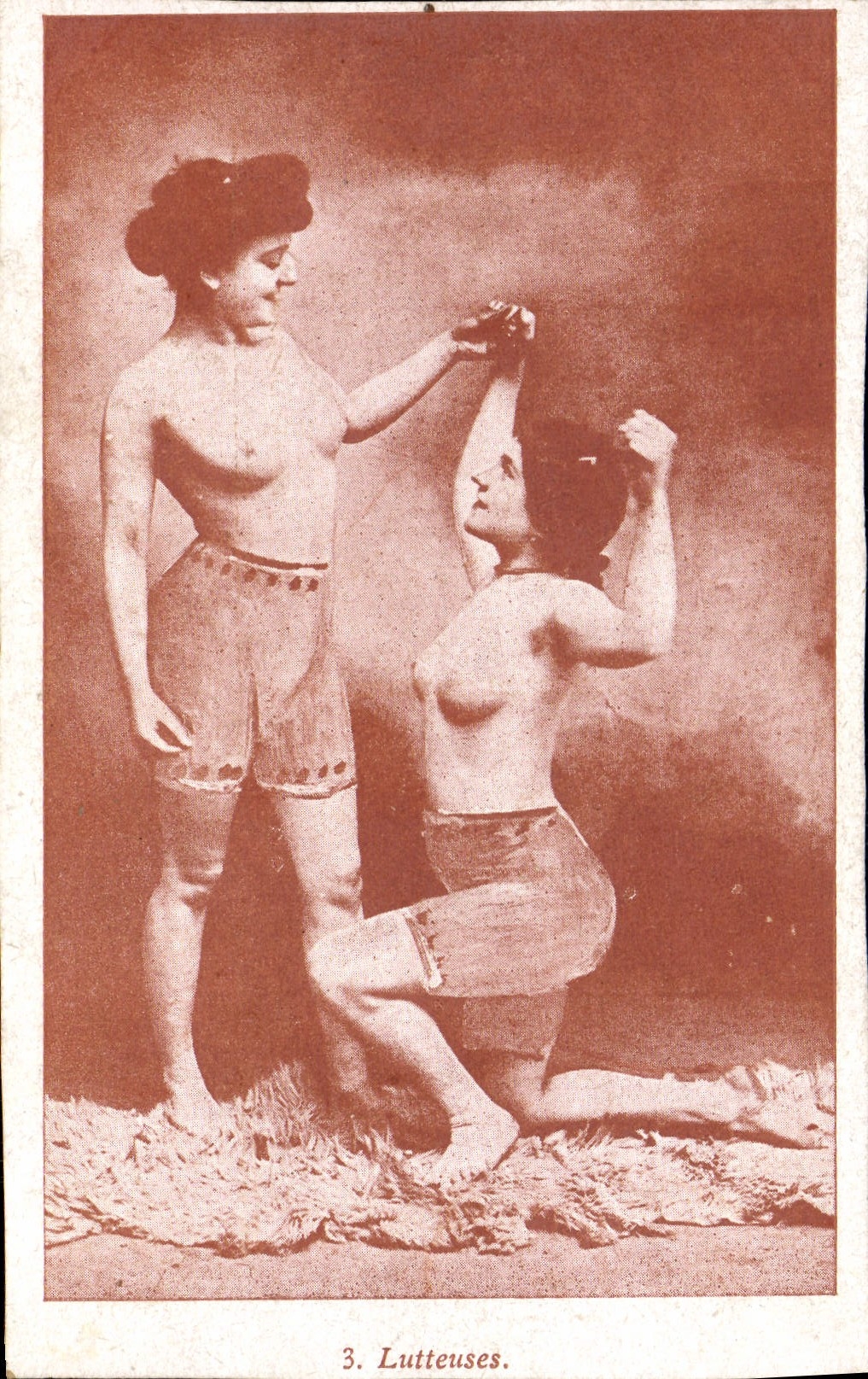Lutteuses — Série de cartes postales — Éditeur non visible
