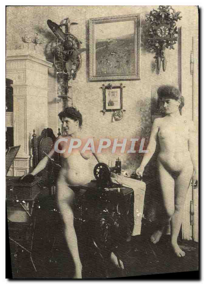 CPA Femmes nu erotique
