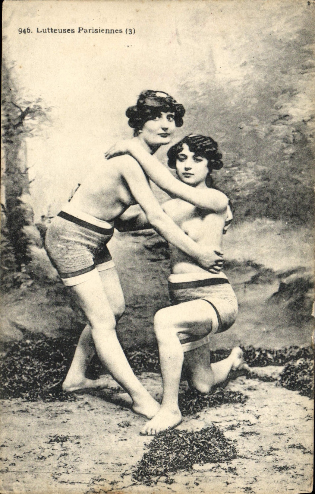 Lutteuses Parisiennes (3) — Série 946 — Phototypie Arsénielle J. G. L. R.