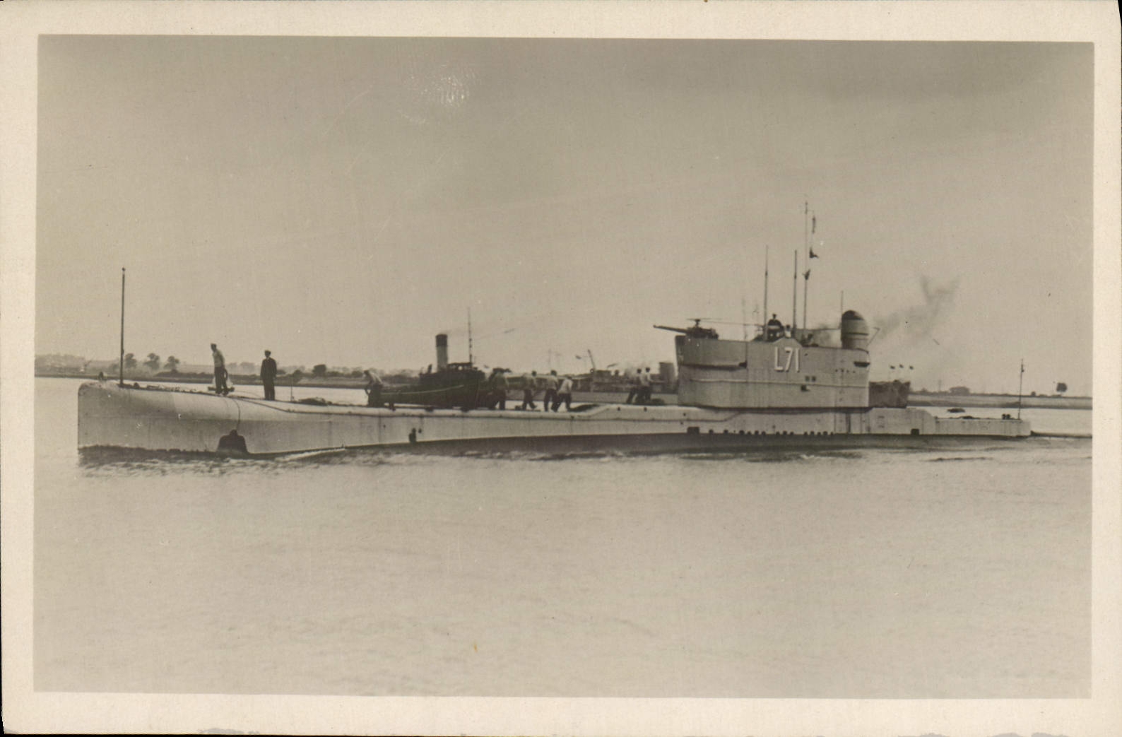 Sous-marin L71 — Port — CPAPHIL